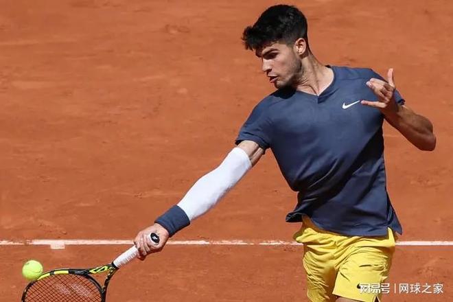 比赛呈现出 比赛呈现出